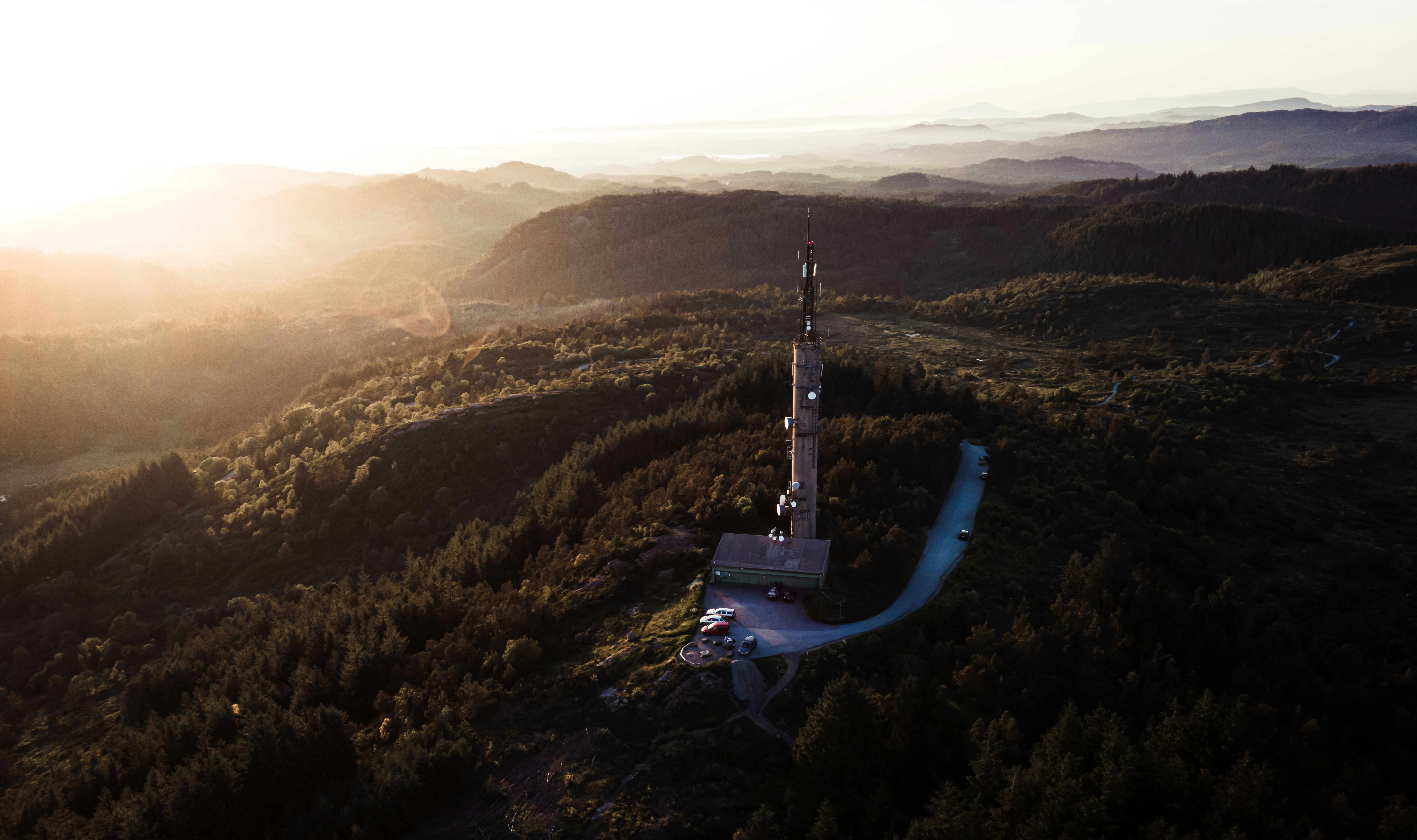 Photo by lachlangowen