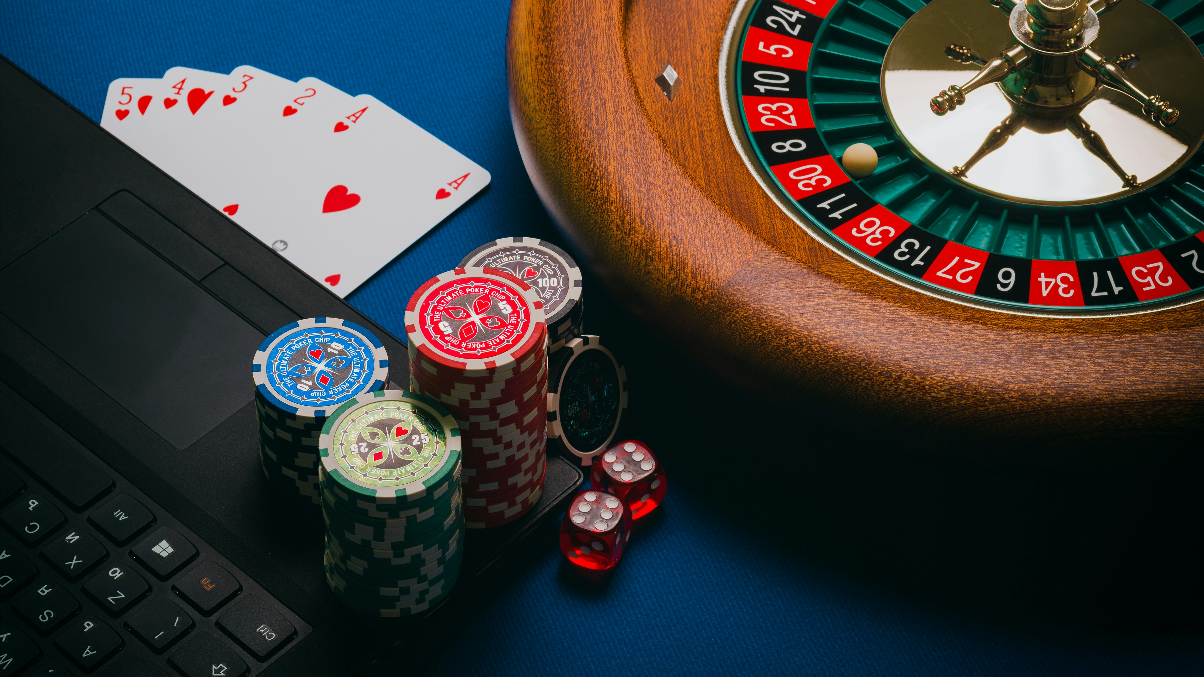 laptop, cards, dice, roulette, poker, chips, gamble, gambling