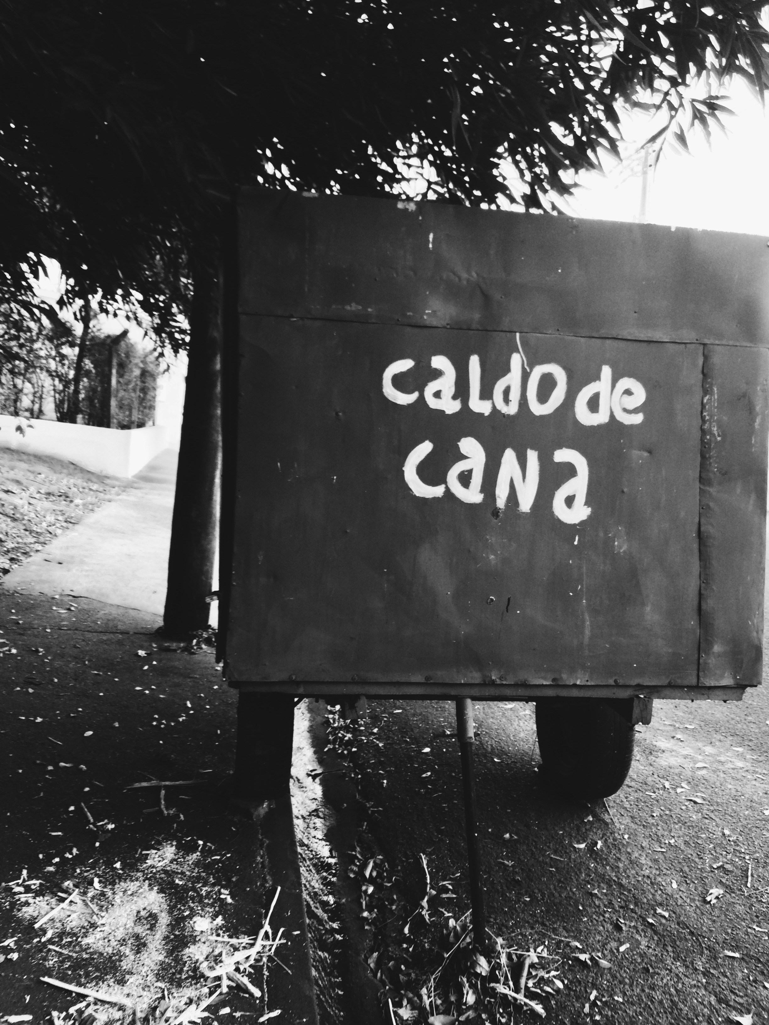 Carlos Mendoza, propietario de panadería en Riohacha, cliente de Frio Solar Energy