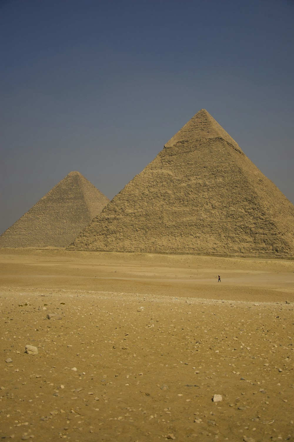 pyramid of giza in the desert