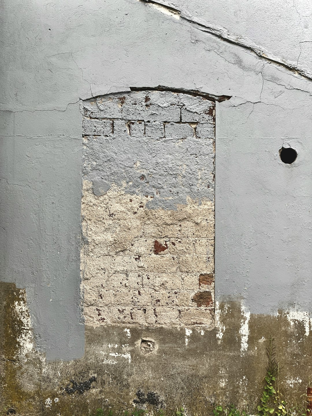 white and blue concrete wall