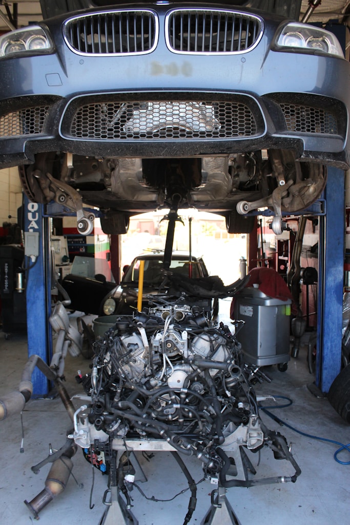 Heavy-Duty Four-Post Lift
