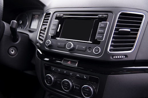 black and silver car stereo