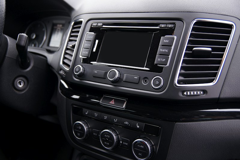 Autoradio et tableau de bord de voiture — transmetteur FM Bluetooth