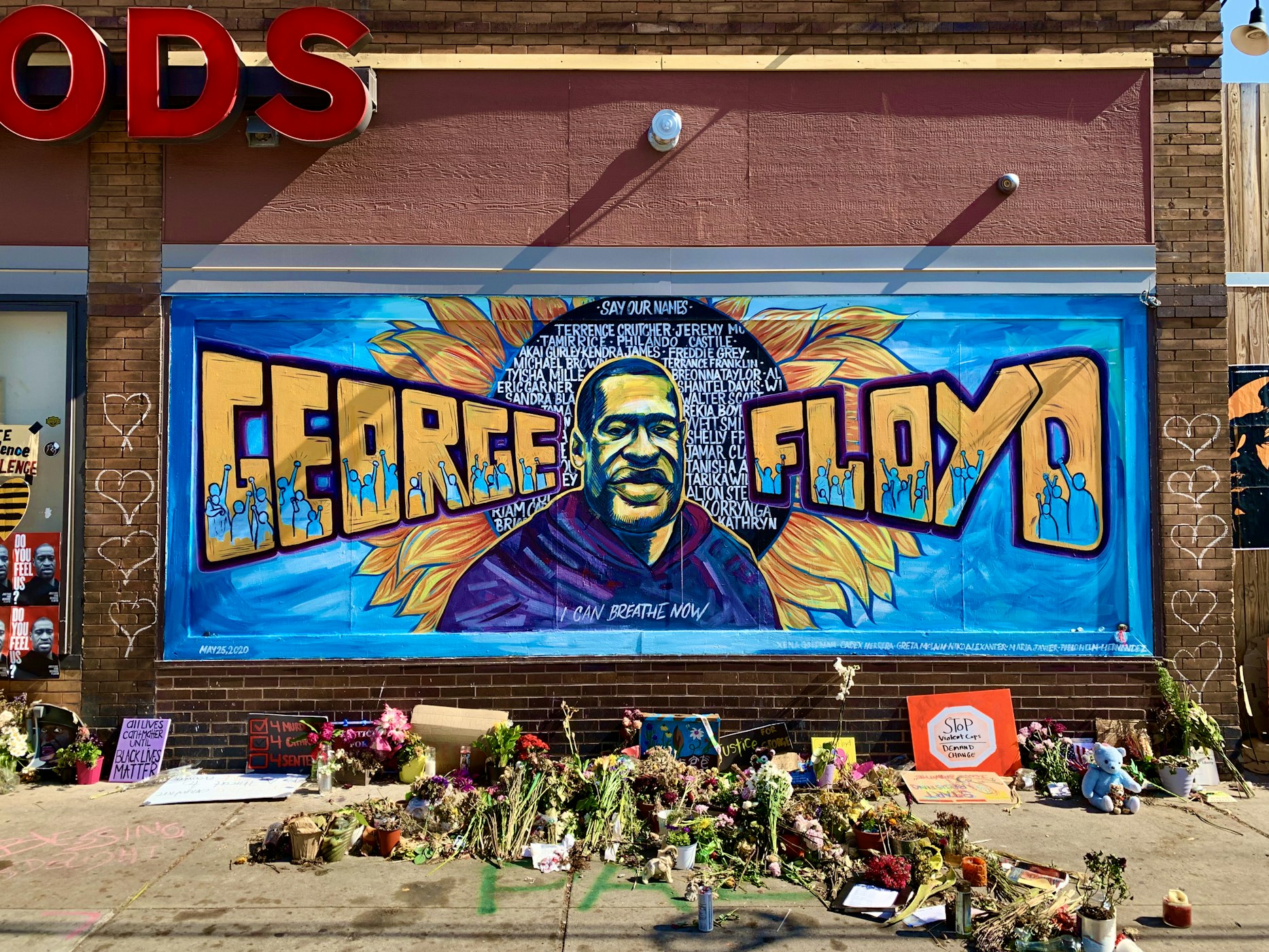 A George Floyd memorial in Minneapolis (Jéan Béller via Unsplash)