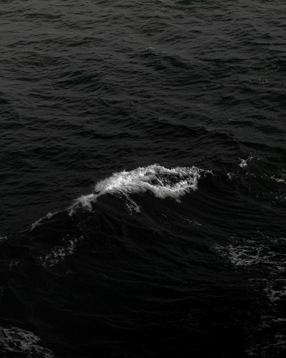 blue ocean water during daytime