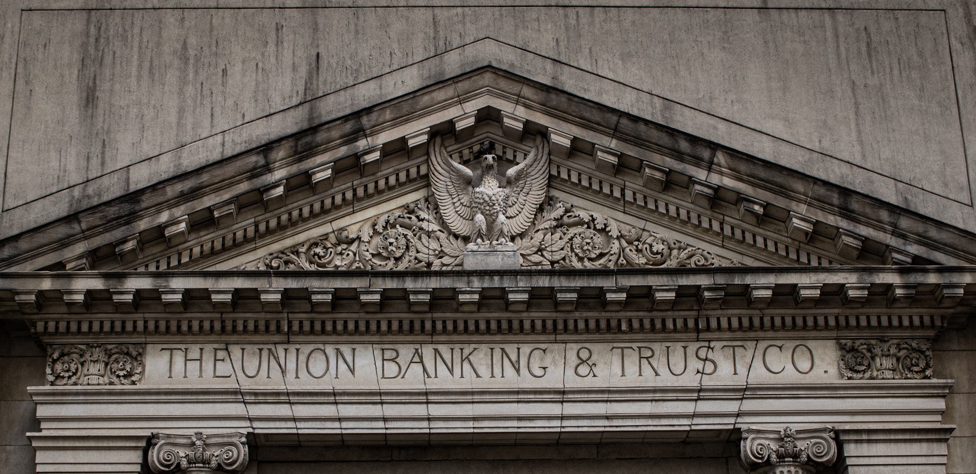 Banks Risk Management: Basel Committee