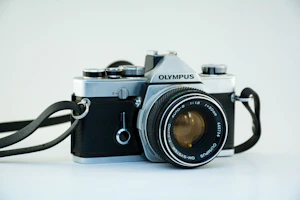 OM SYSTEM OM-5 vs OM-3