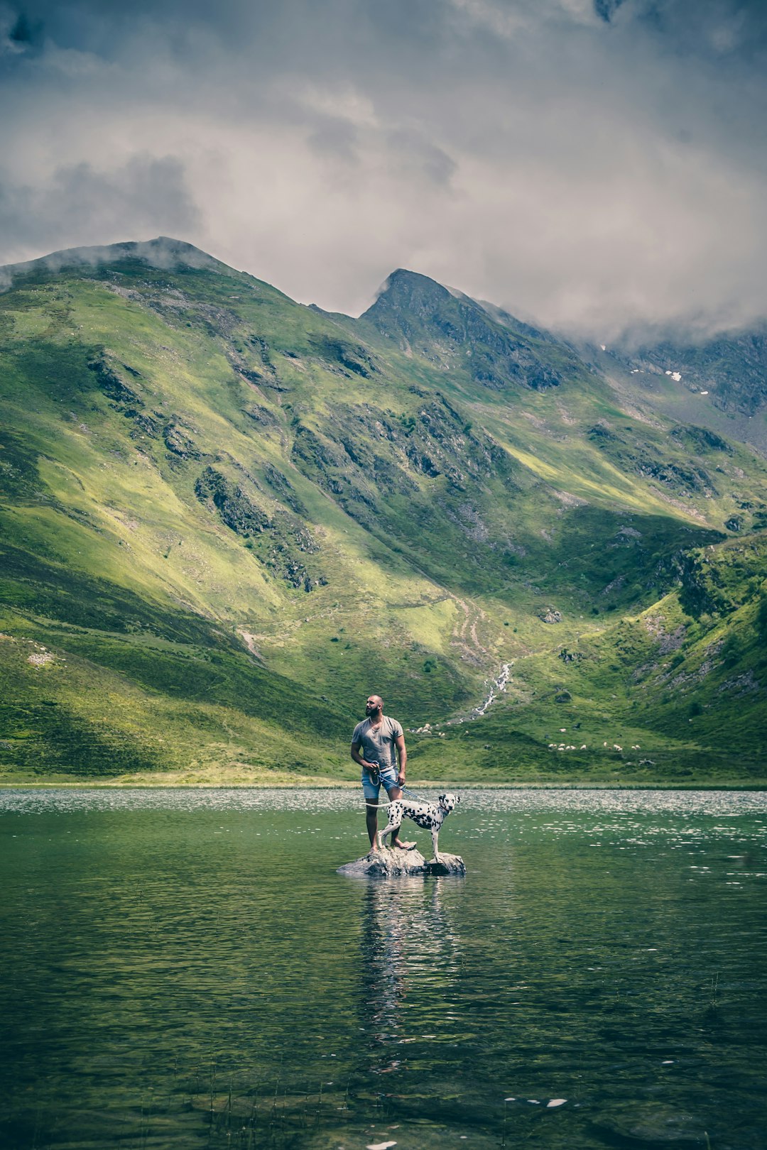 Highland photo spot Lac d'Isaby Hôtel du Cirque