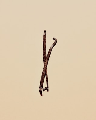 Pure vanilla pods sourced from Indonesian farms.