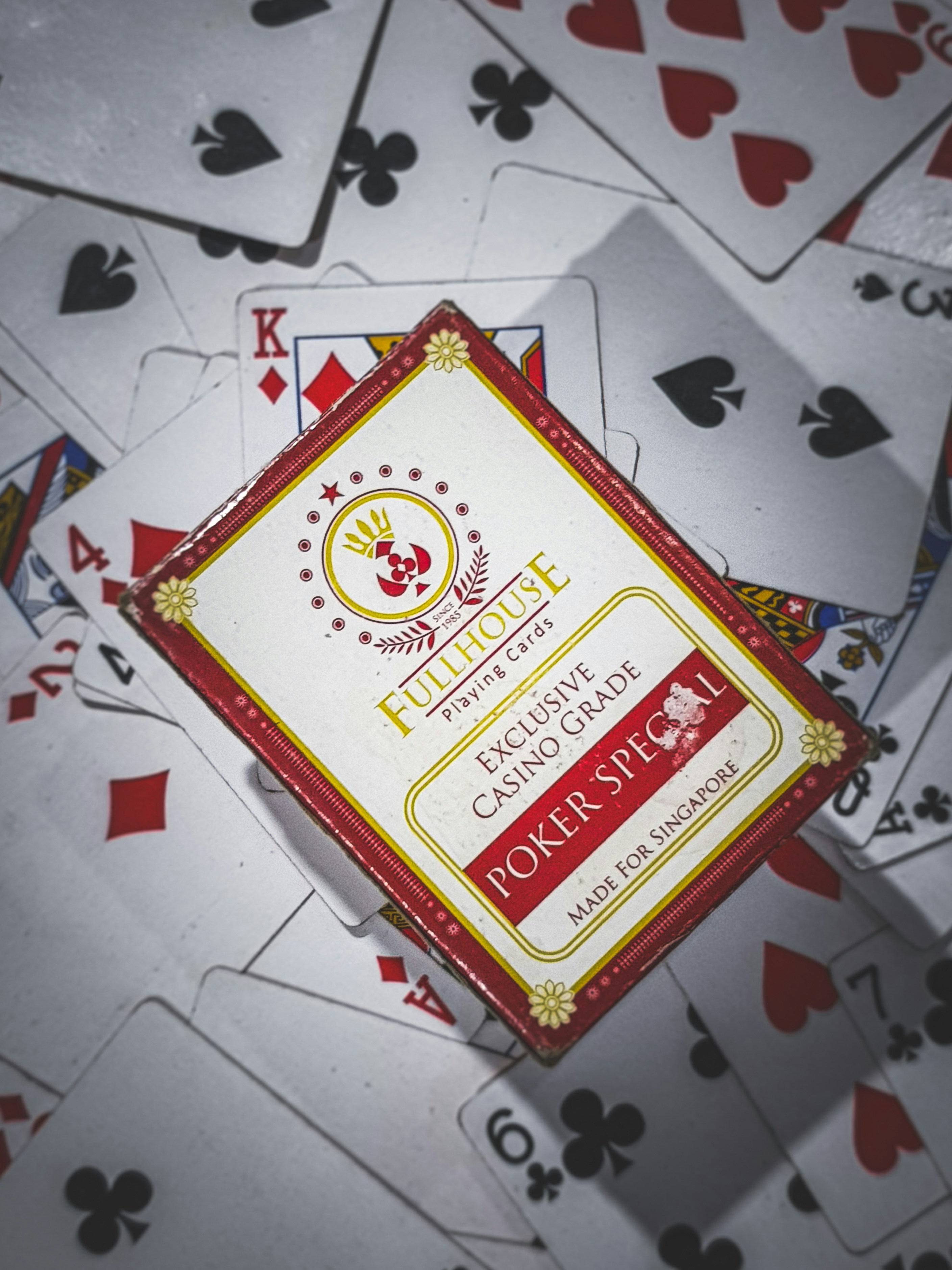 Illustration of diverse casino games available on Royal X Casino Pakistan