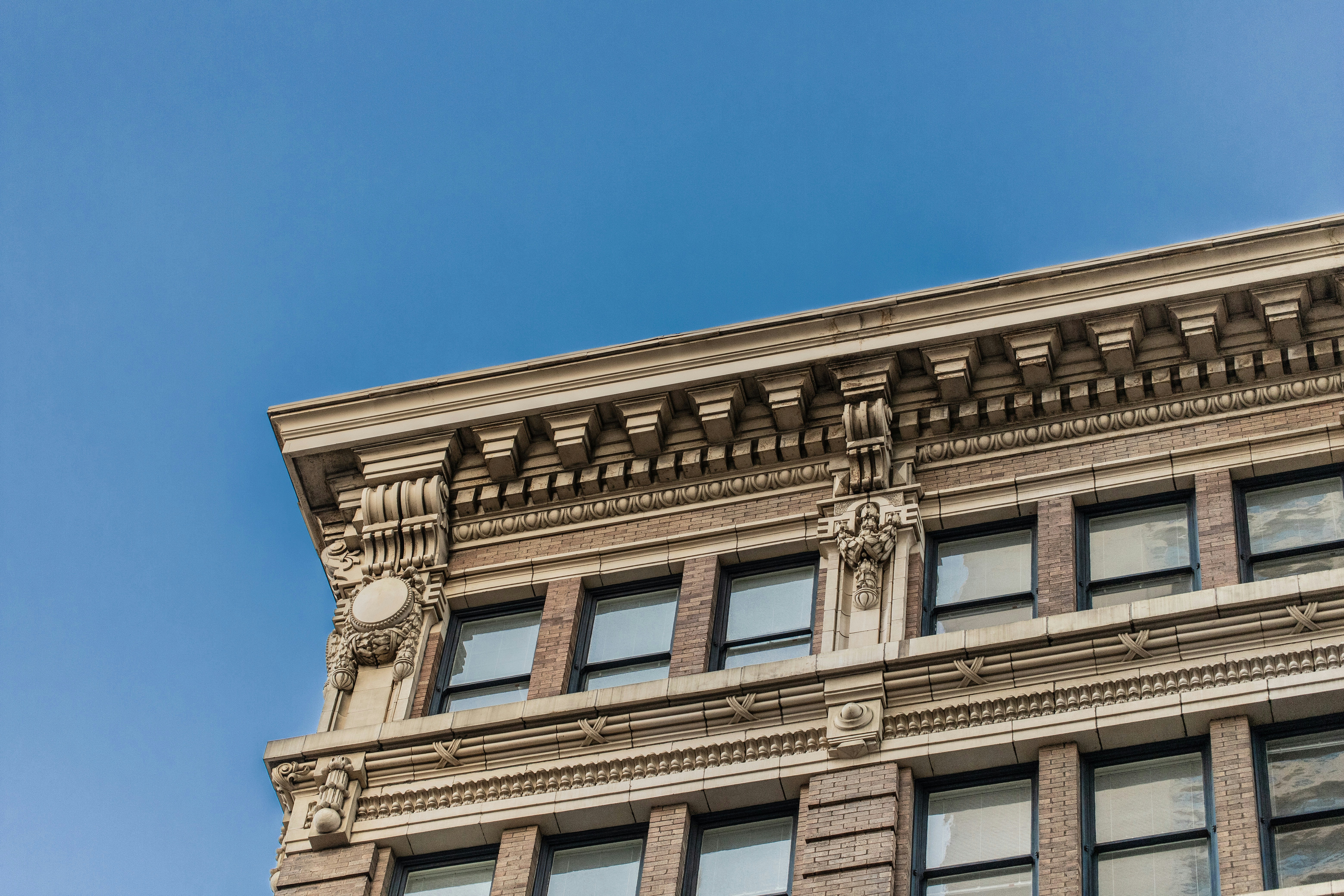 Photo by sanderyigin