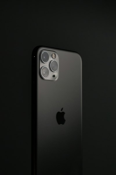 Apple iPhone 11 64 GB Black — photo 2 of 2