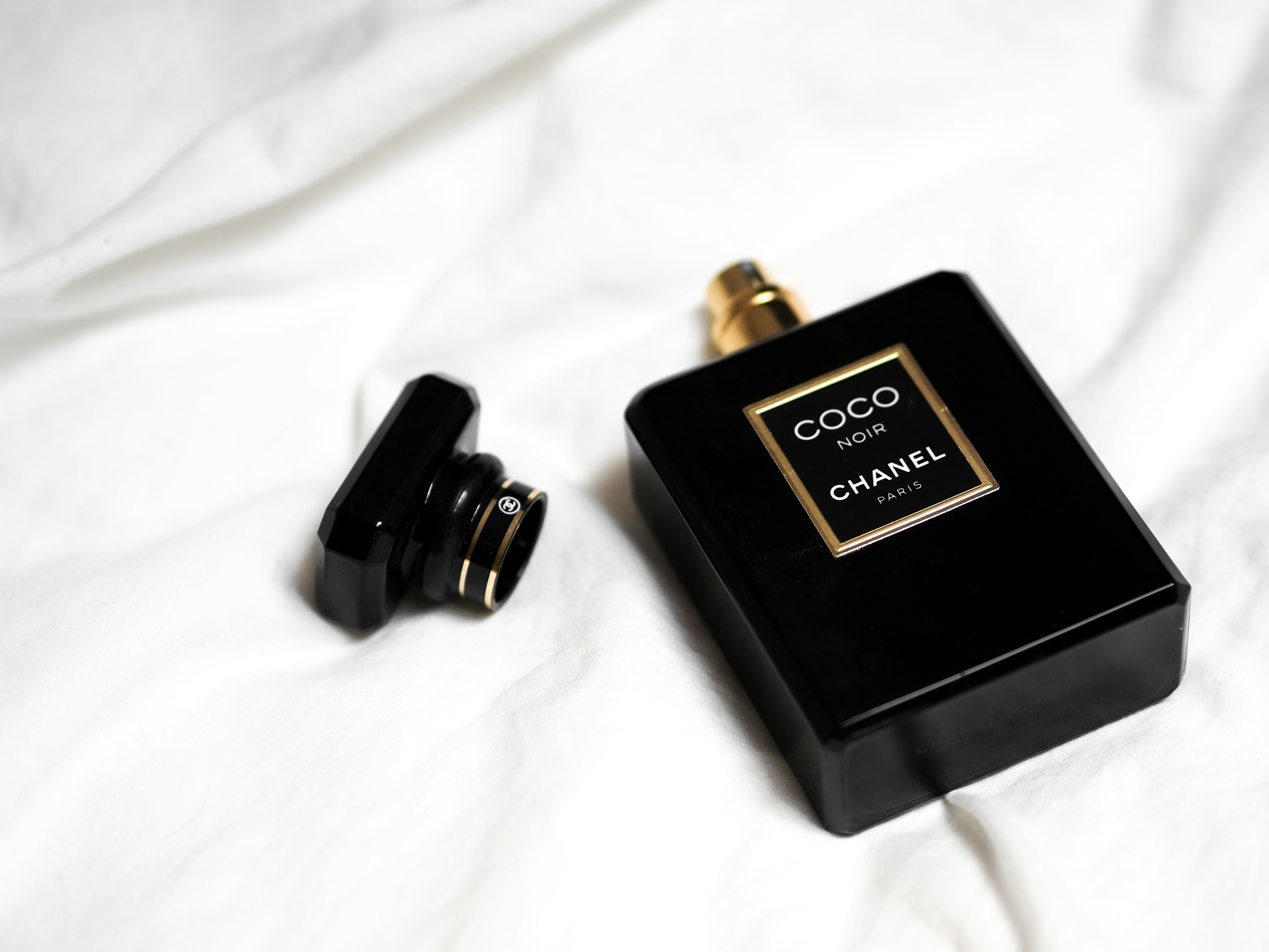 Scented Soundtrack: Creating Perfume Profiles Inspired by Popular Songs