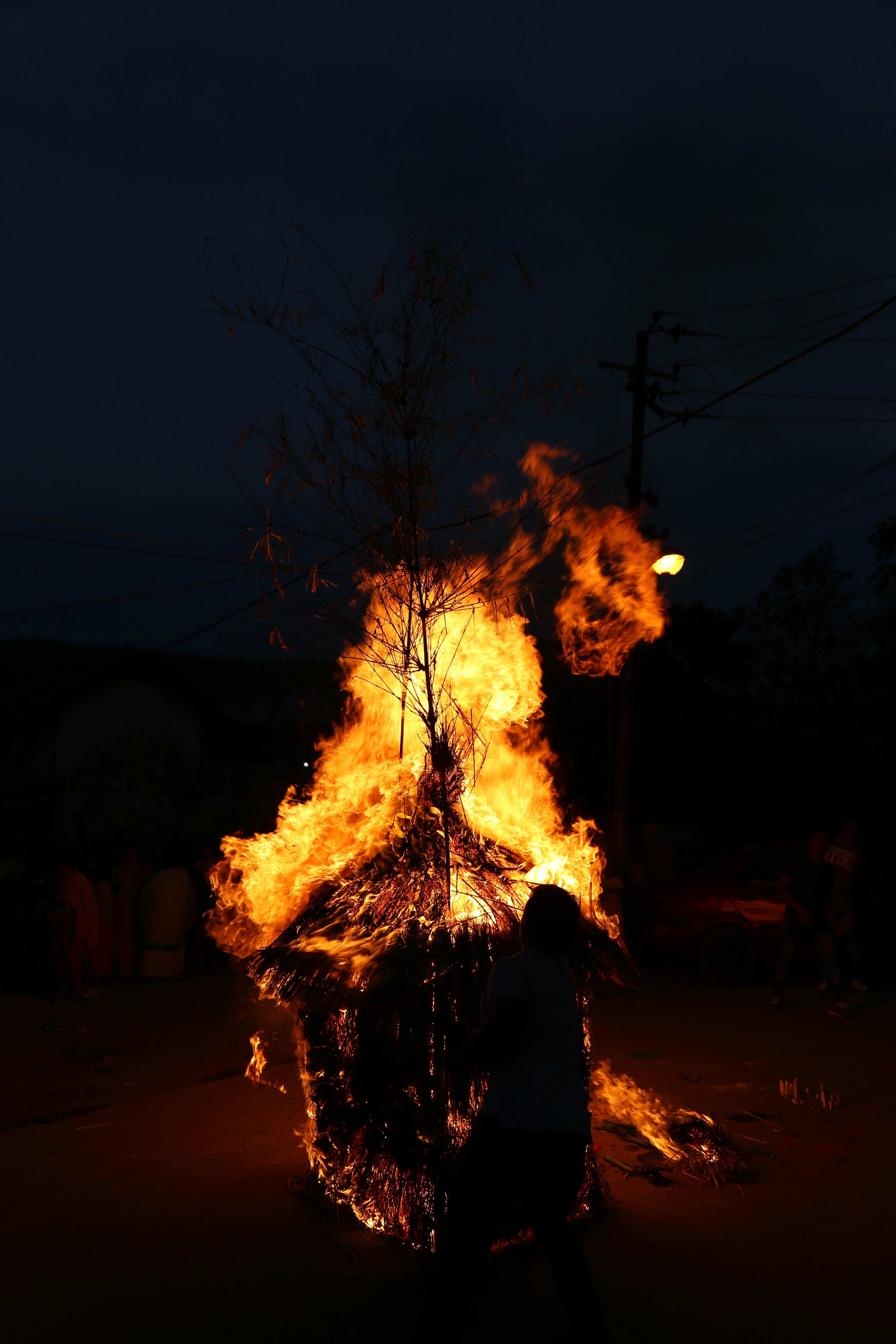 photo-1592889065538-ba3d1cb827e7