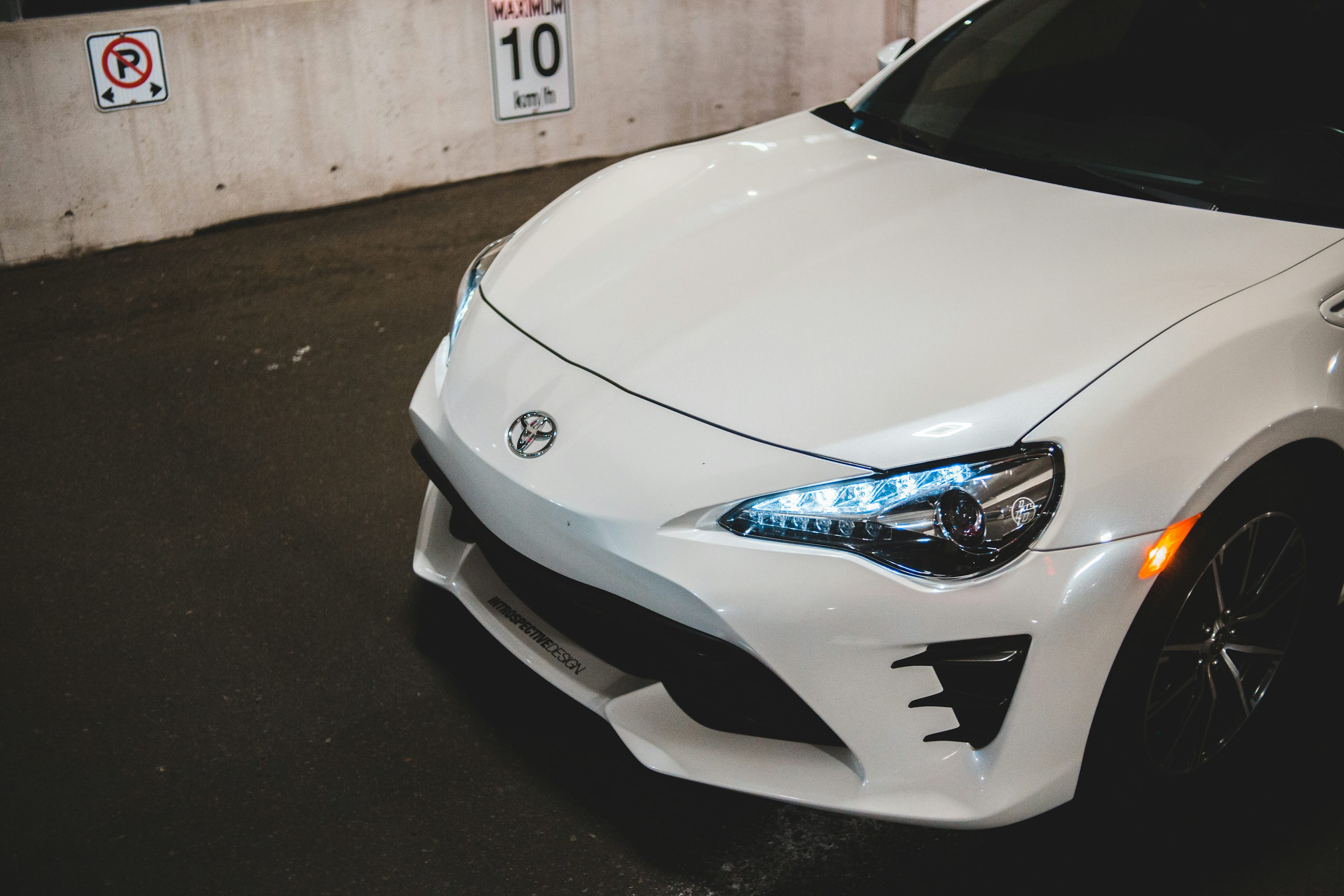 white bmw m 3 coupe