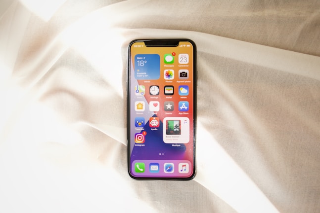 Image of the app running smoothly on a smartphone.