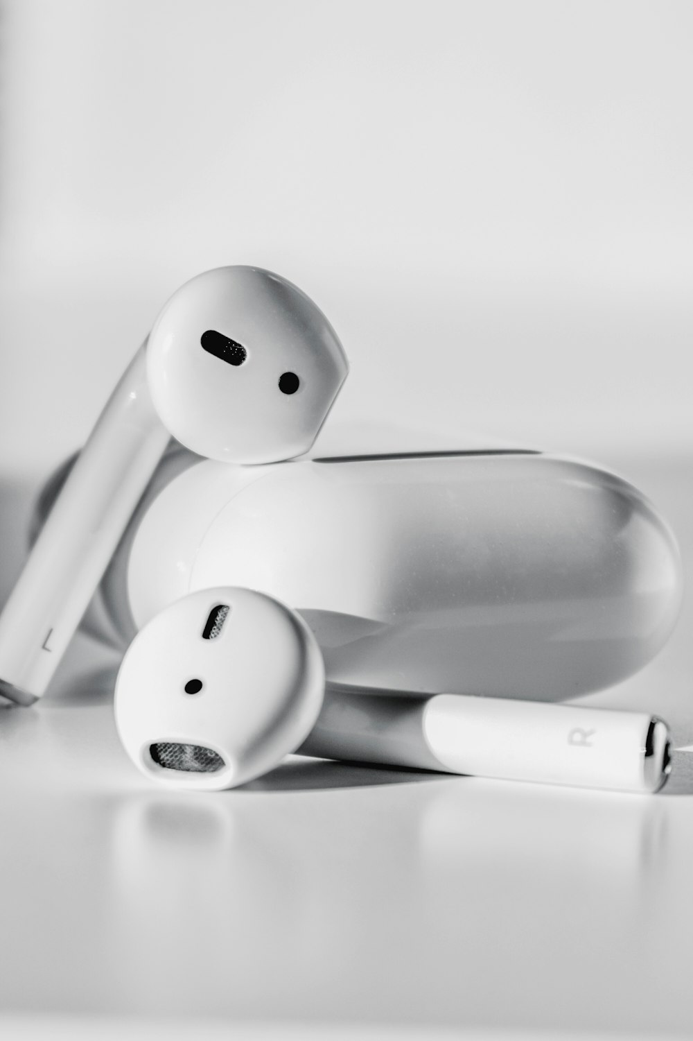 apple earpods on apple earpods