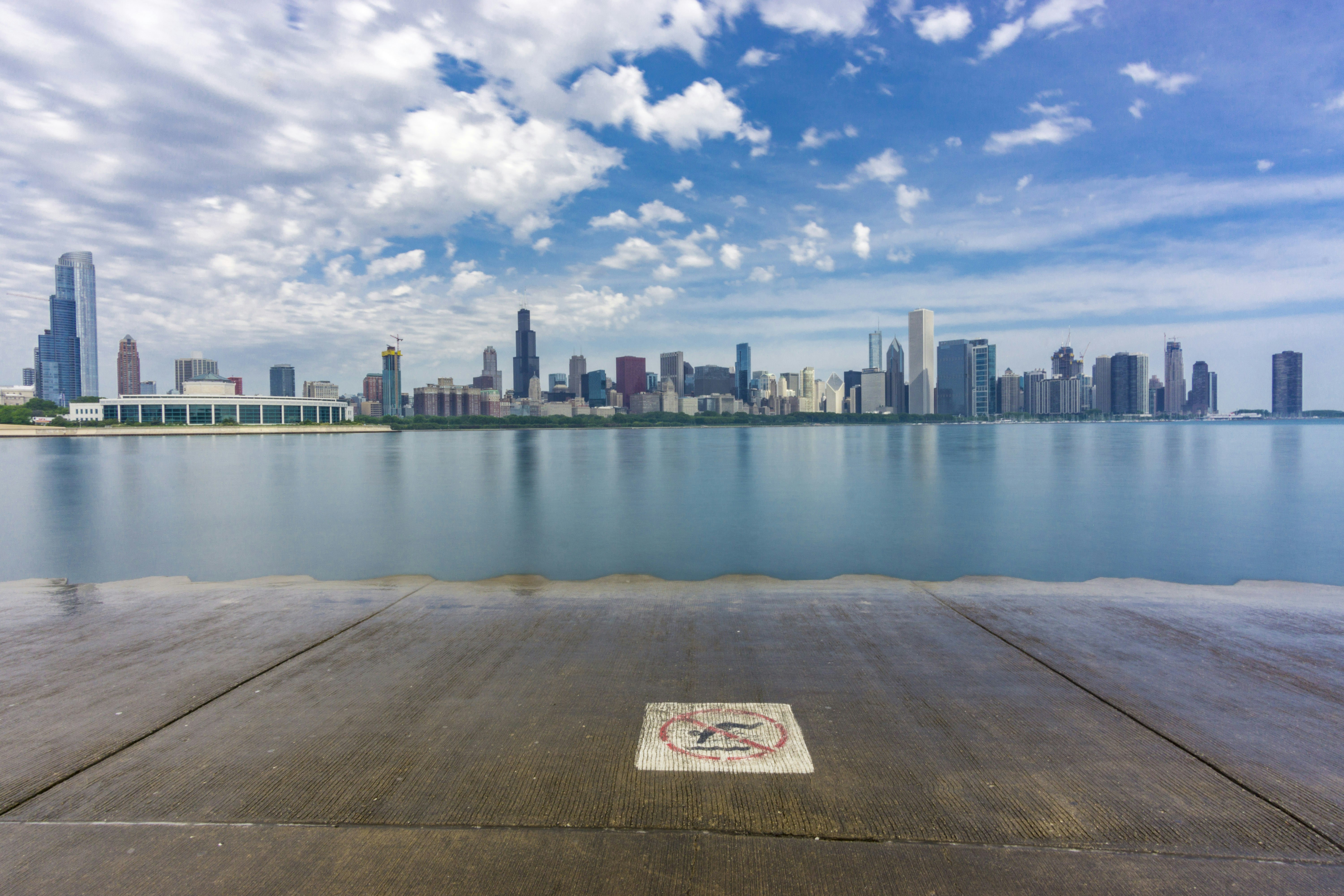 Rooftop pool deck overlooking Chicago River and city - furnished apartments magnificent mile