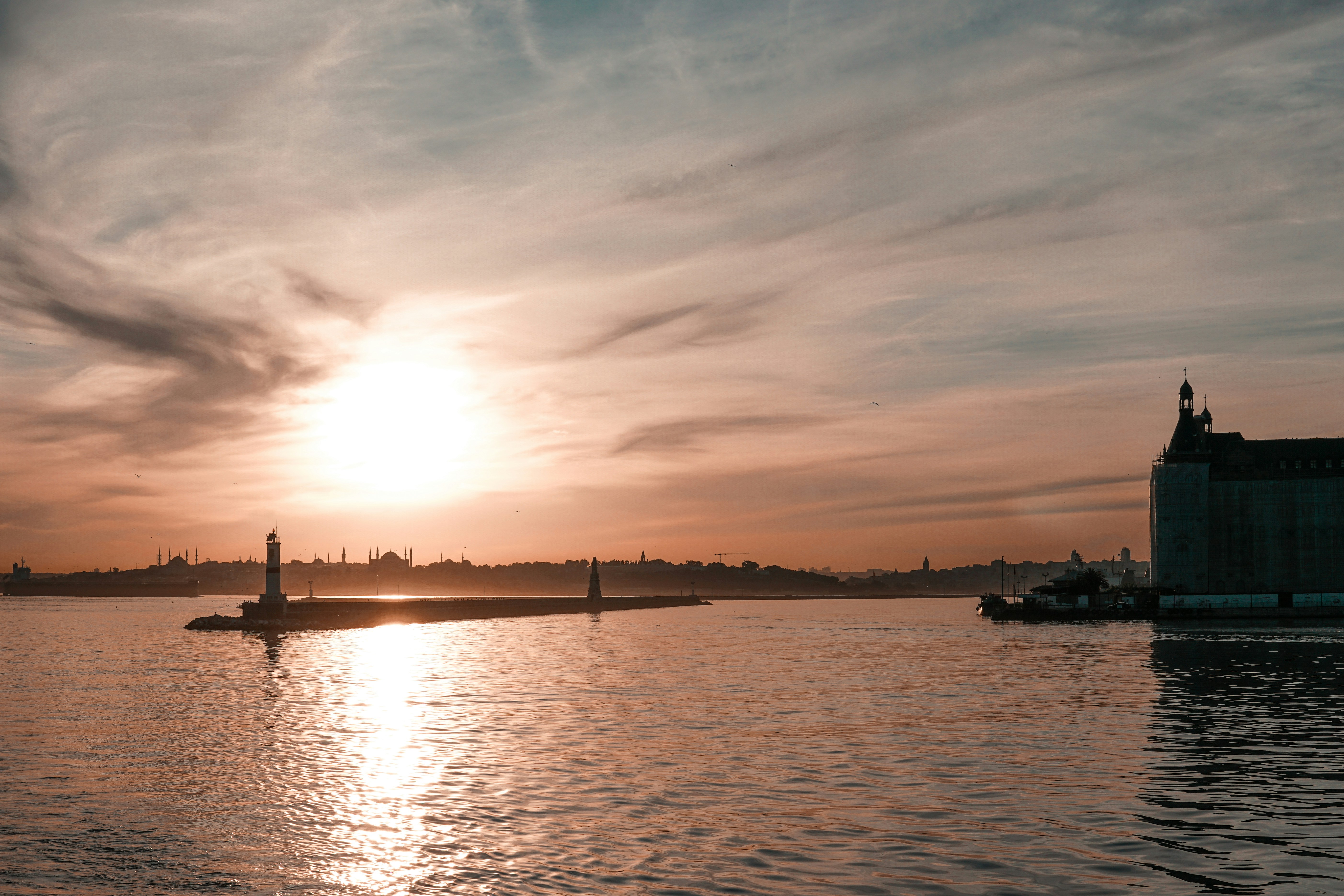 Photo by mertkahveci