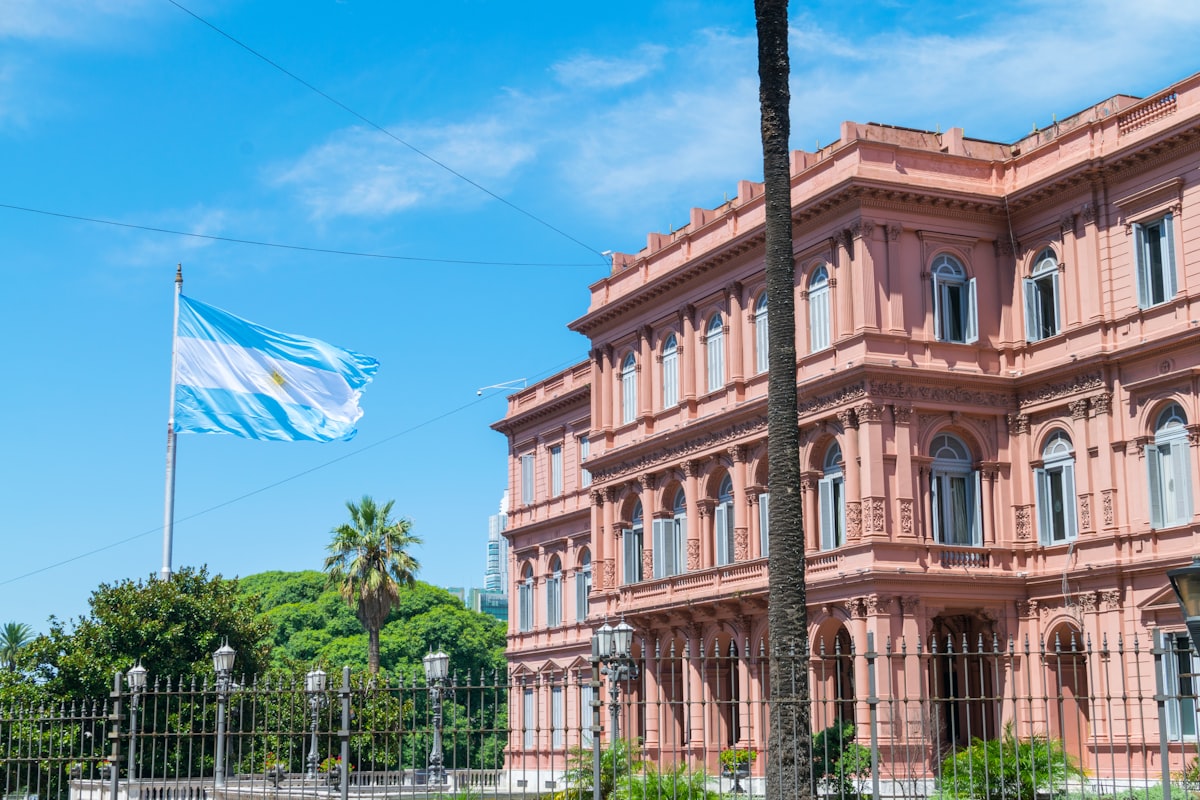Casa Rosada rodeada de árboles, Ciudad Autónoma de Buenos Aires