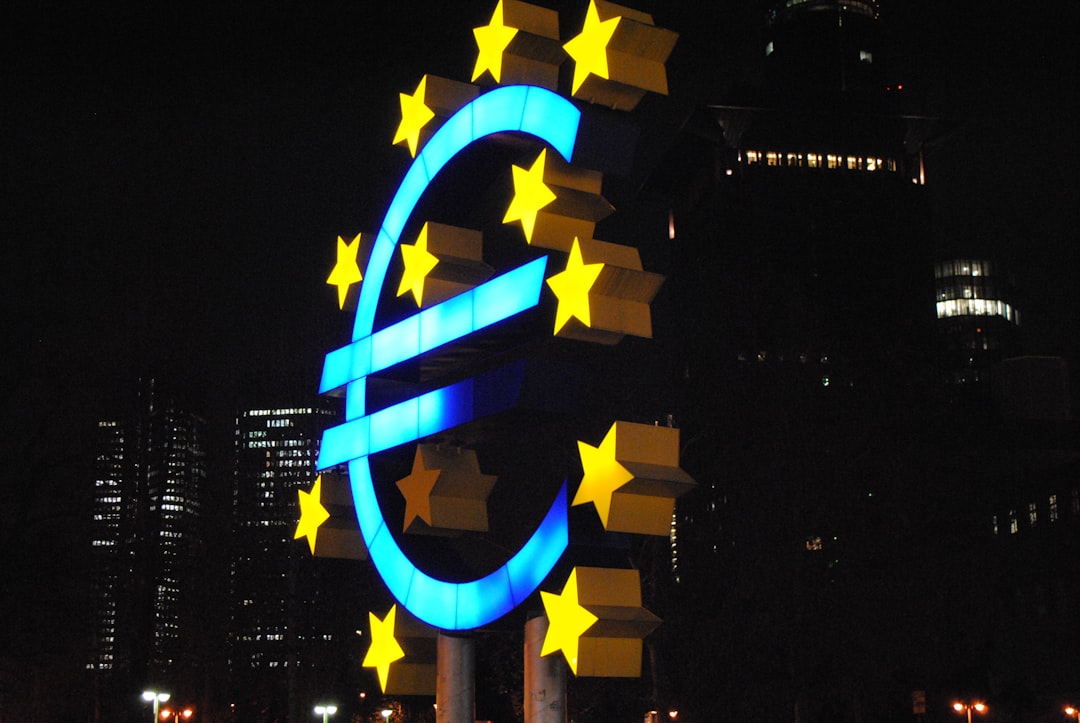 After three days of persistent declines, Euro-Dollar stabilises around 1.0731