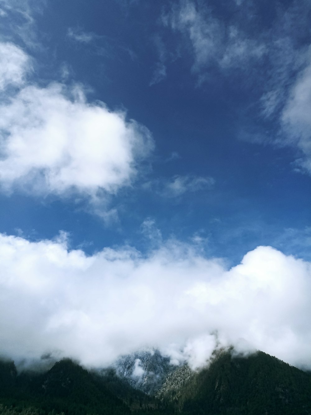 white clouds and blue sky during daytime