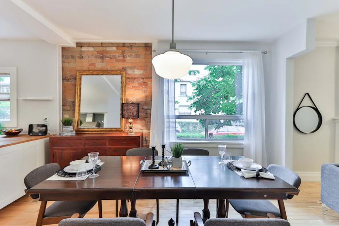 Spotless, well-kept dining room