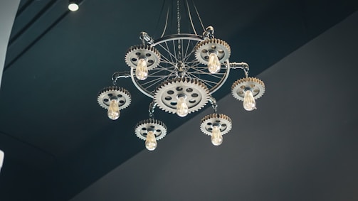 Modern design elements with lightbulbs and gears symbolizing brainstorming.