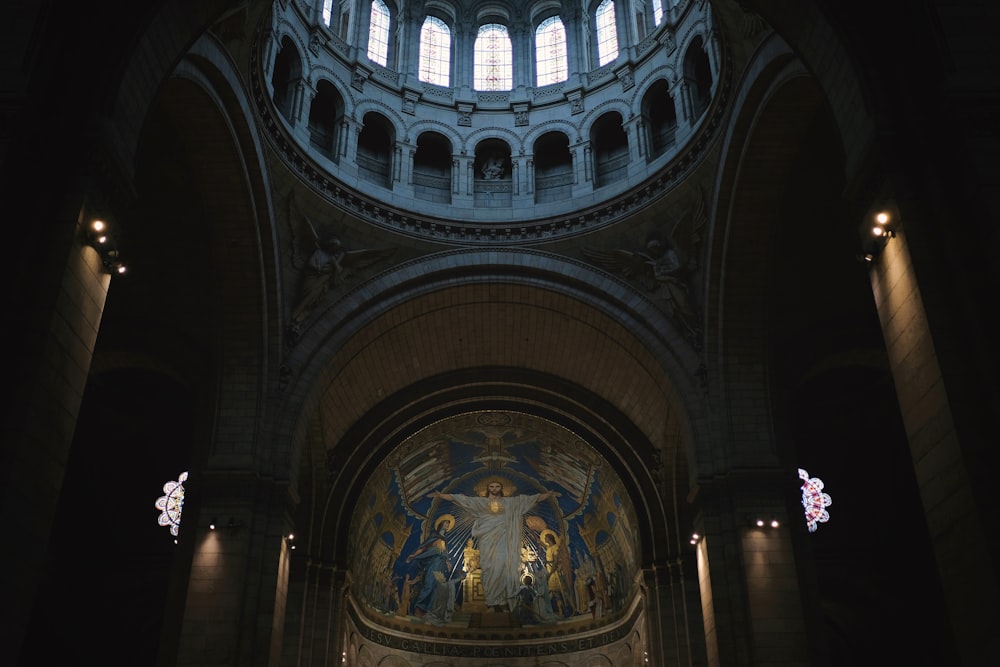 visão de ângulo baixo do teto da catedral