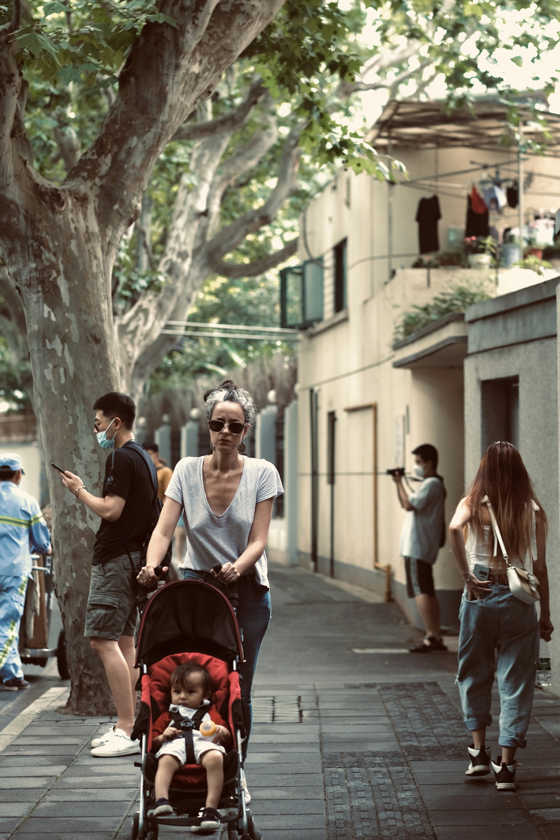 black and white bed linen