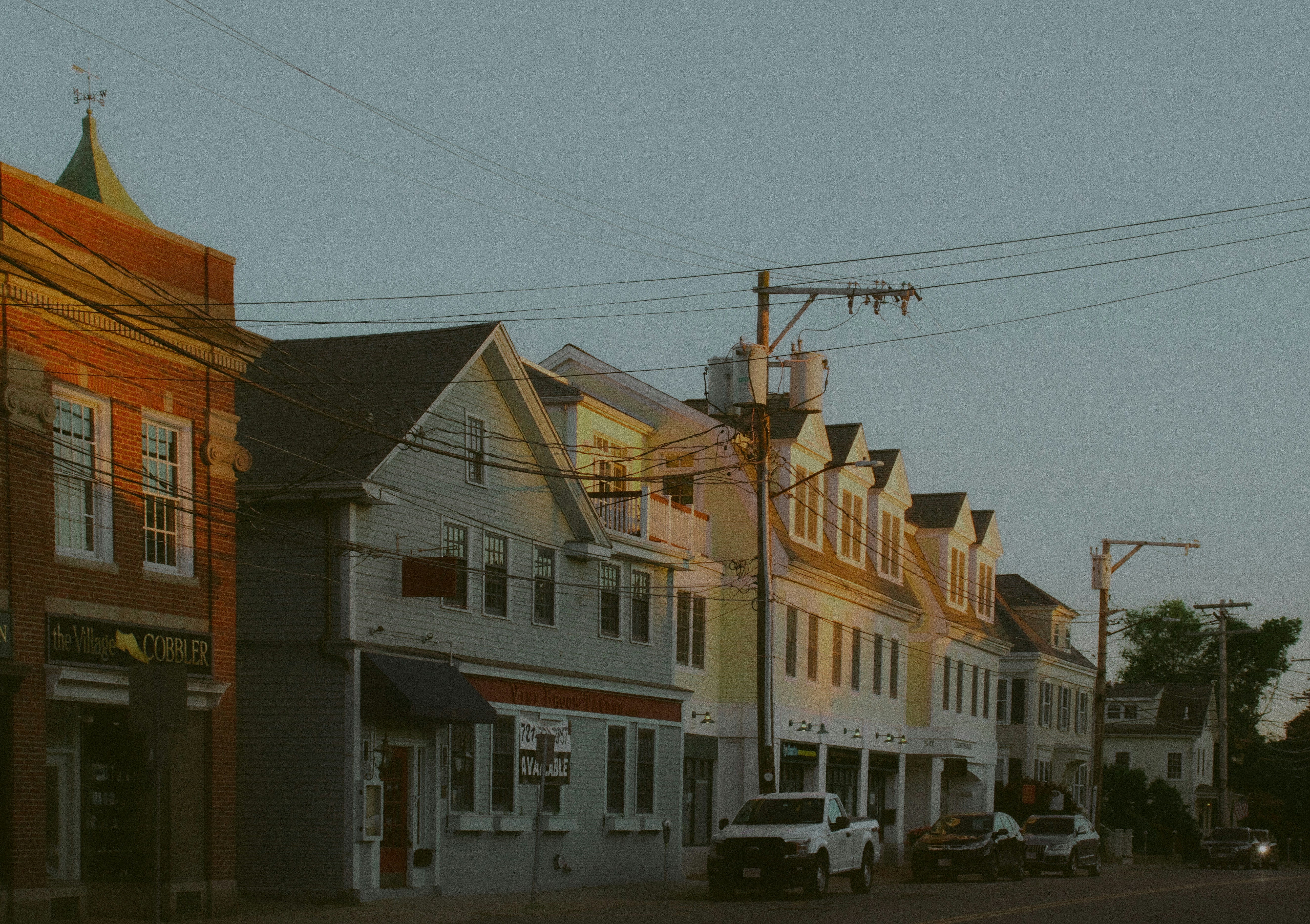 「隠し切れない目元悩み解決！上田市の美容鍼でクマ撃退の実力を見せつける」