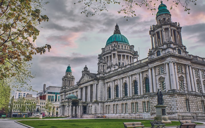 Viaje na arquitetura de Belfast, na Irlanda do Norte