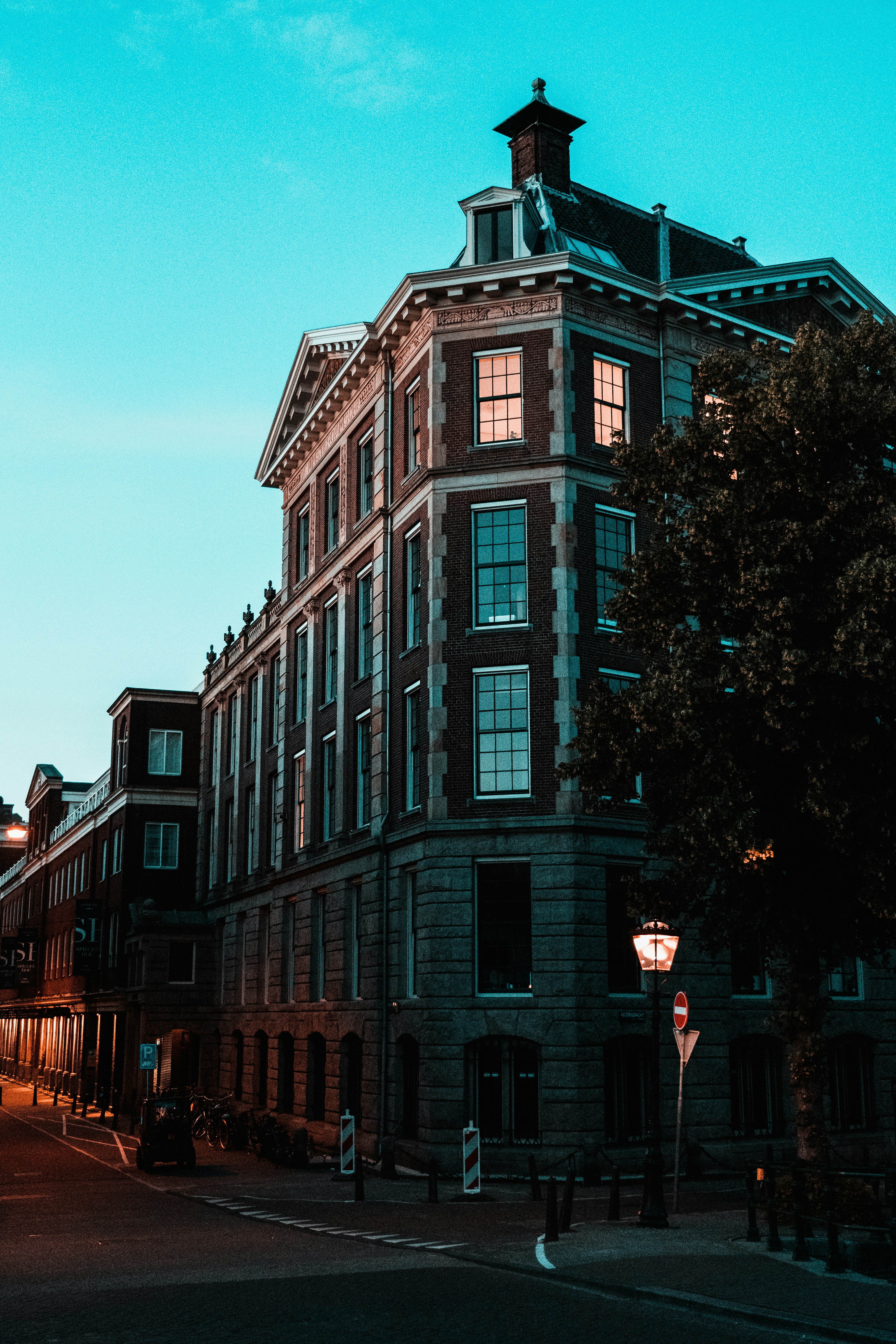 Photo by mitchelanneveldt