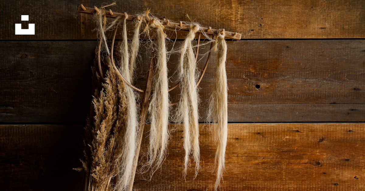 White Rope On Brown Wooden Surface Photo Free Orld World Wisconsin white-rope-on-brown-wooden-surface-photo-free-orld-world-wisconsin