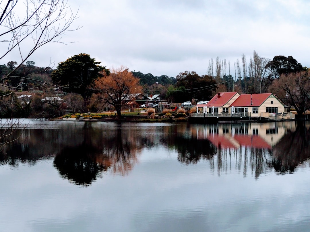 travelers stories about Reservoir in Lake Daylesford, Australia
