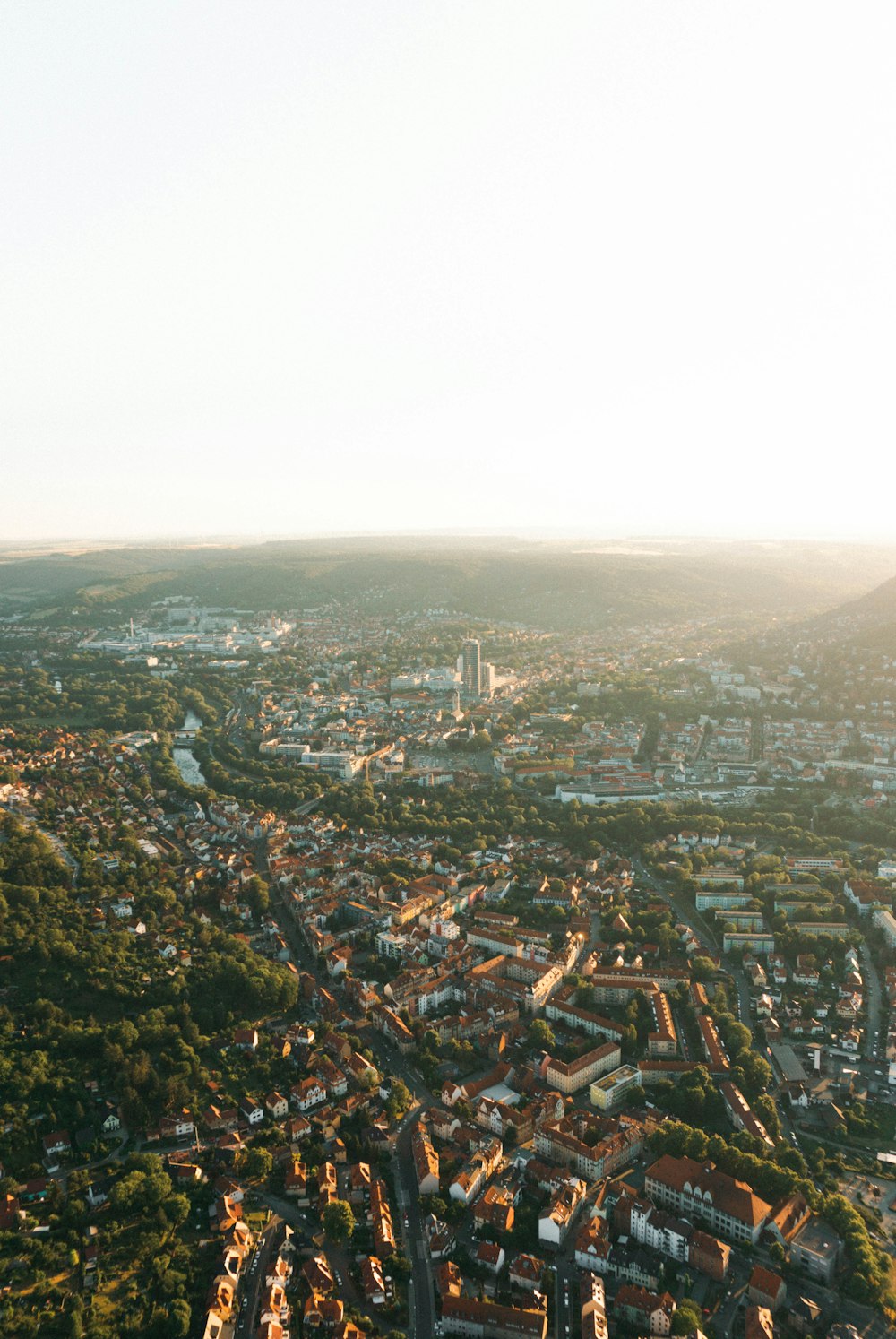 Luftaufnahme der Stadt tagsüber