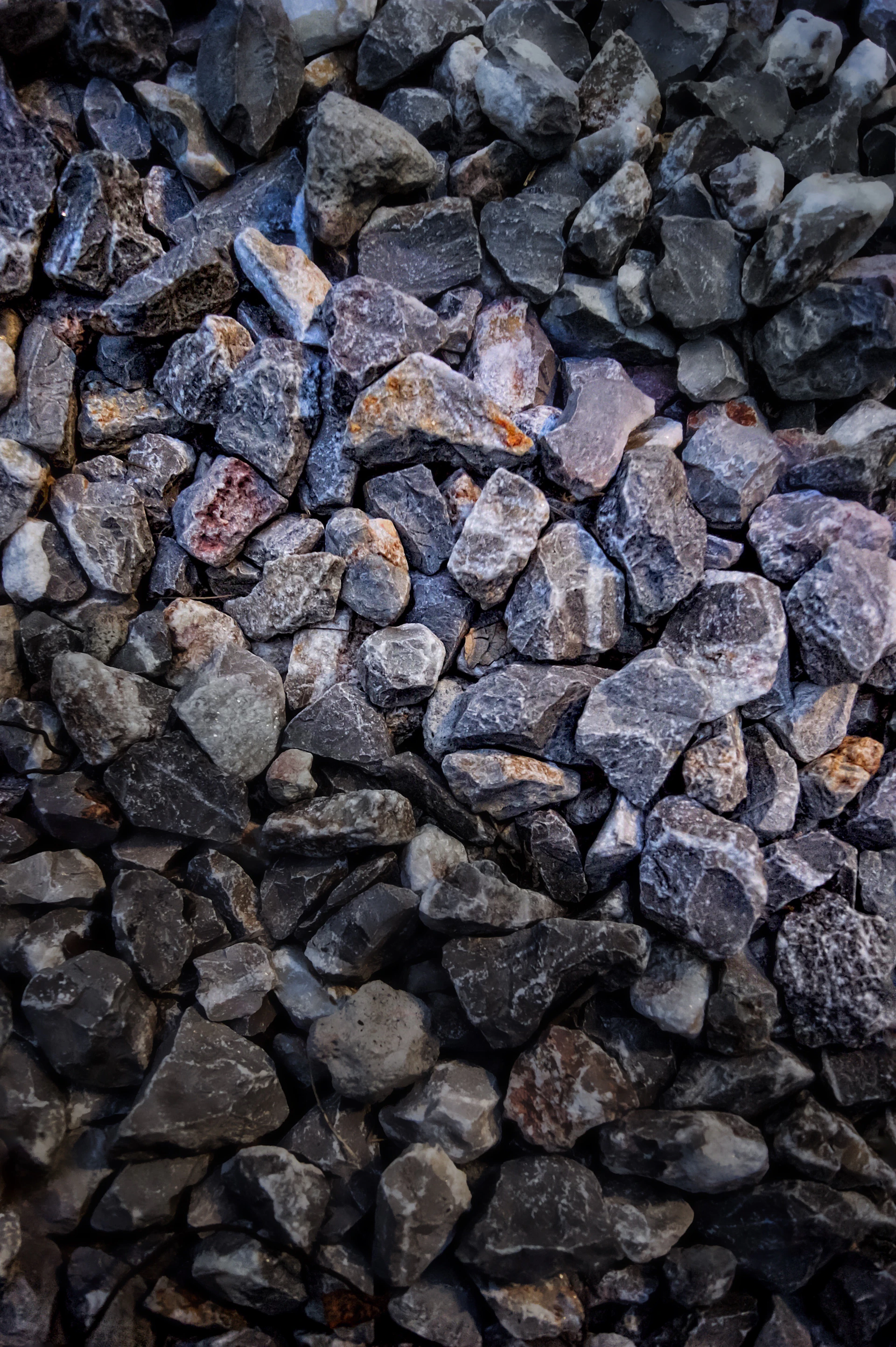 brown and gray stone fragments
