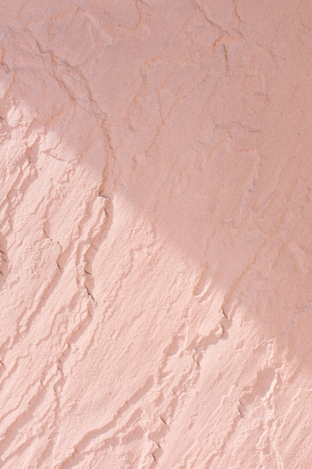 parete dipinta di rosa e bianco