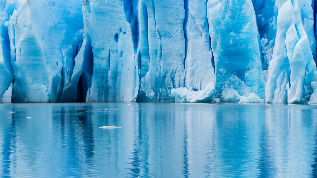 Cerro Tronador Day Trip from Bariloche: Glaciers in the Ski Season