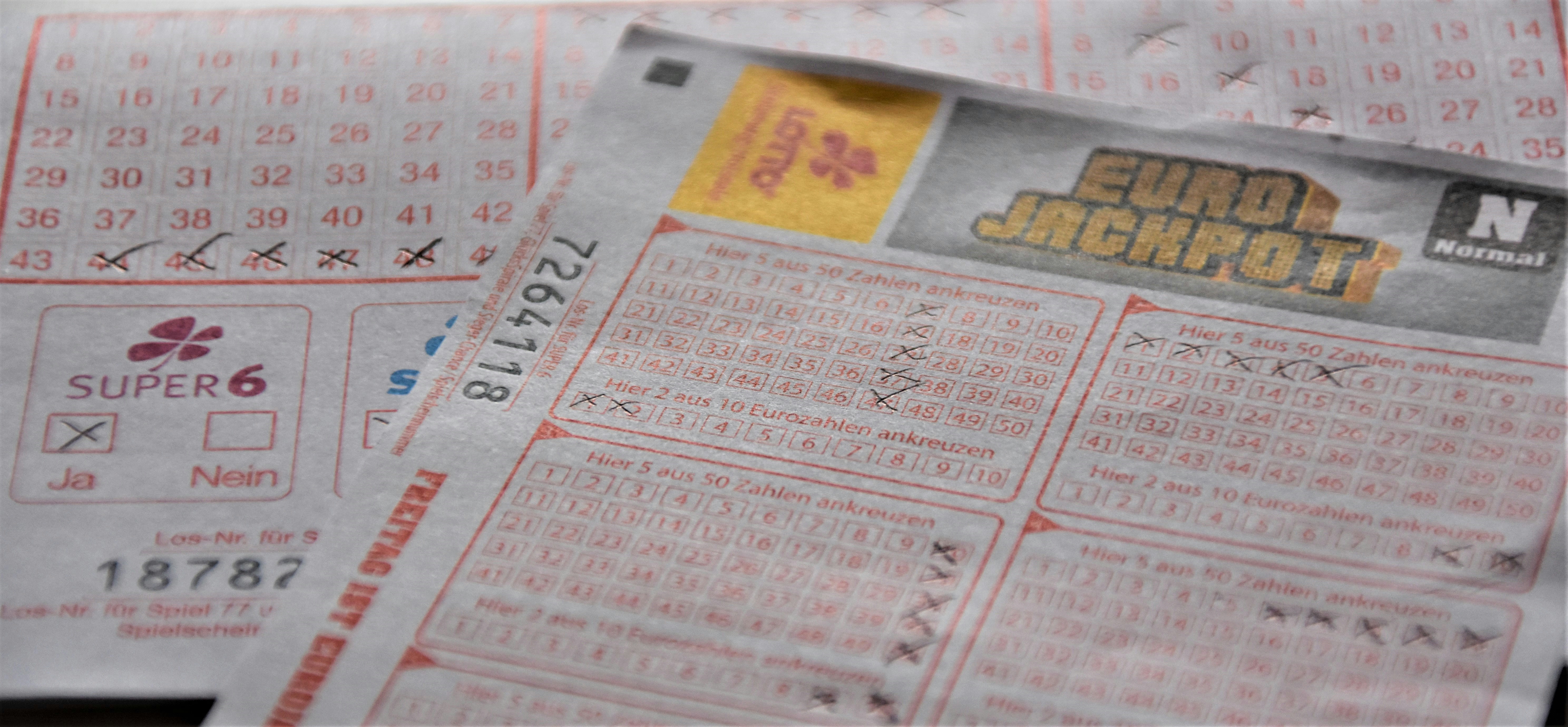 Euro Jackpot lottery, choose the right numbers