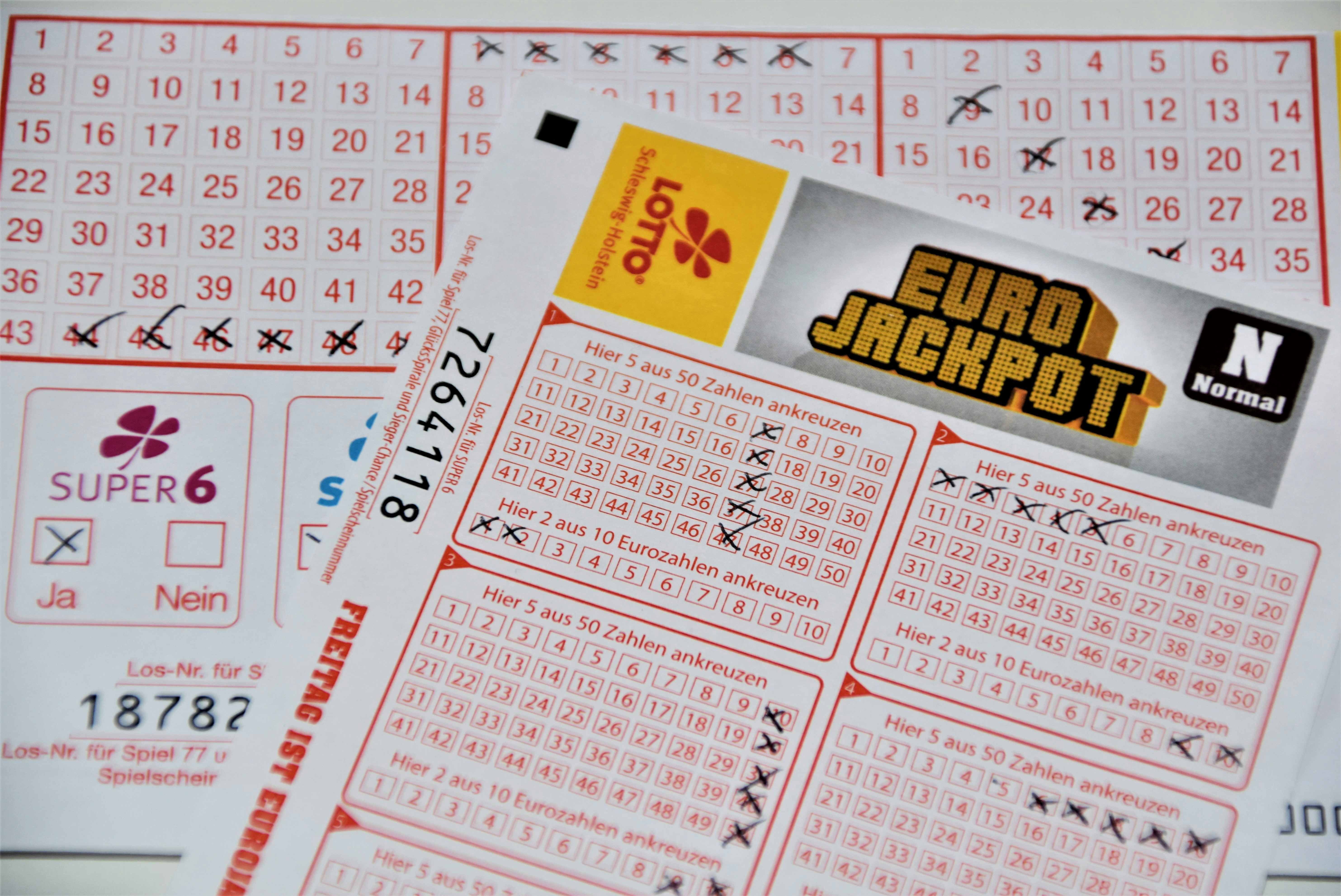 Euro Jackpot lottery, choose the right numbers