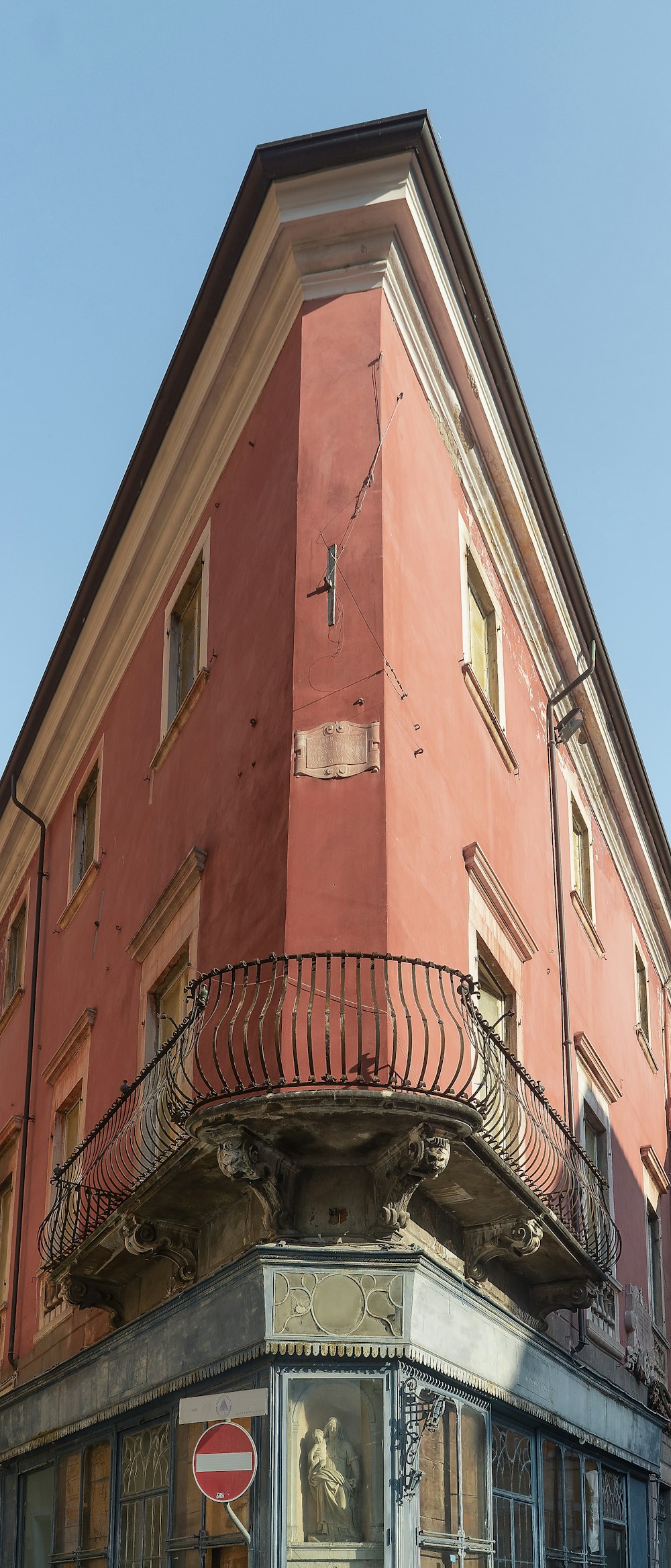 brown concrete building during daytime