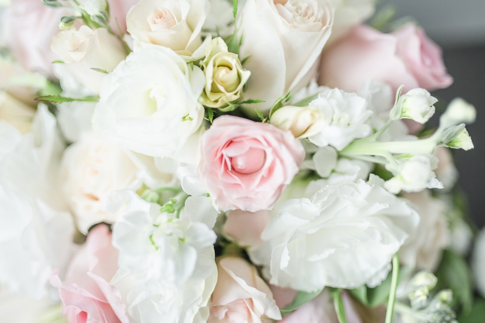 white and pink roses bouquet