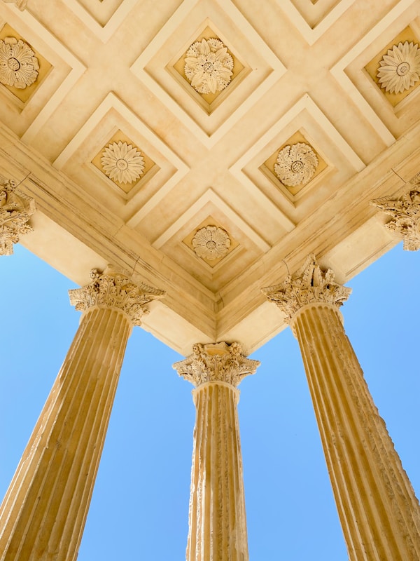 Exploring Nîmes: A Complete Travel Guide