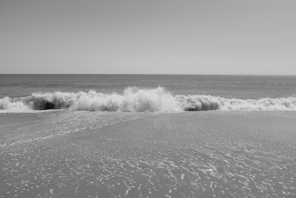 ocean waves on beach shore during daytime