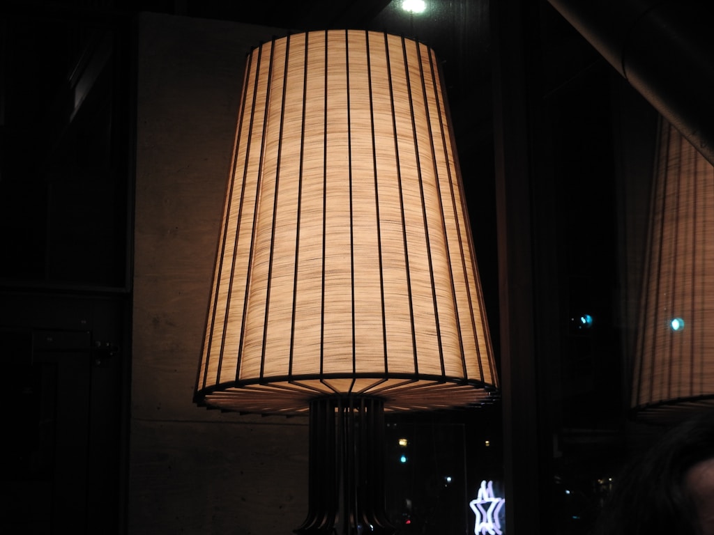 Lampe en bronze patiné