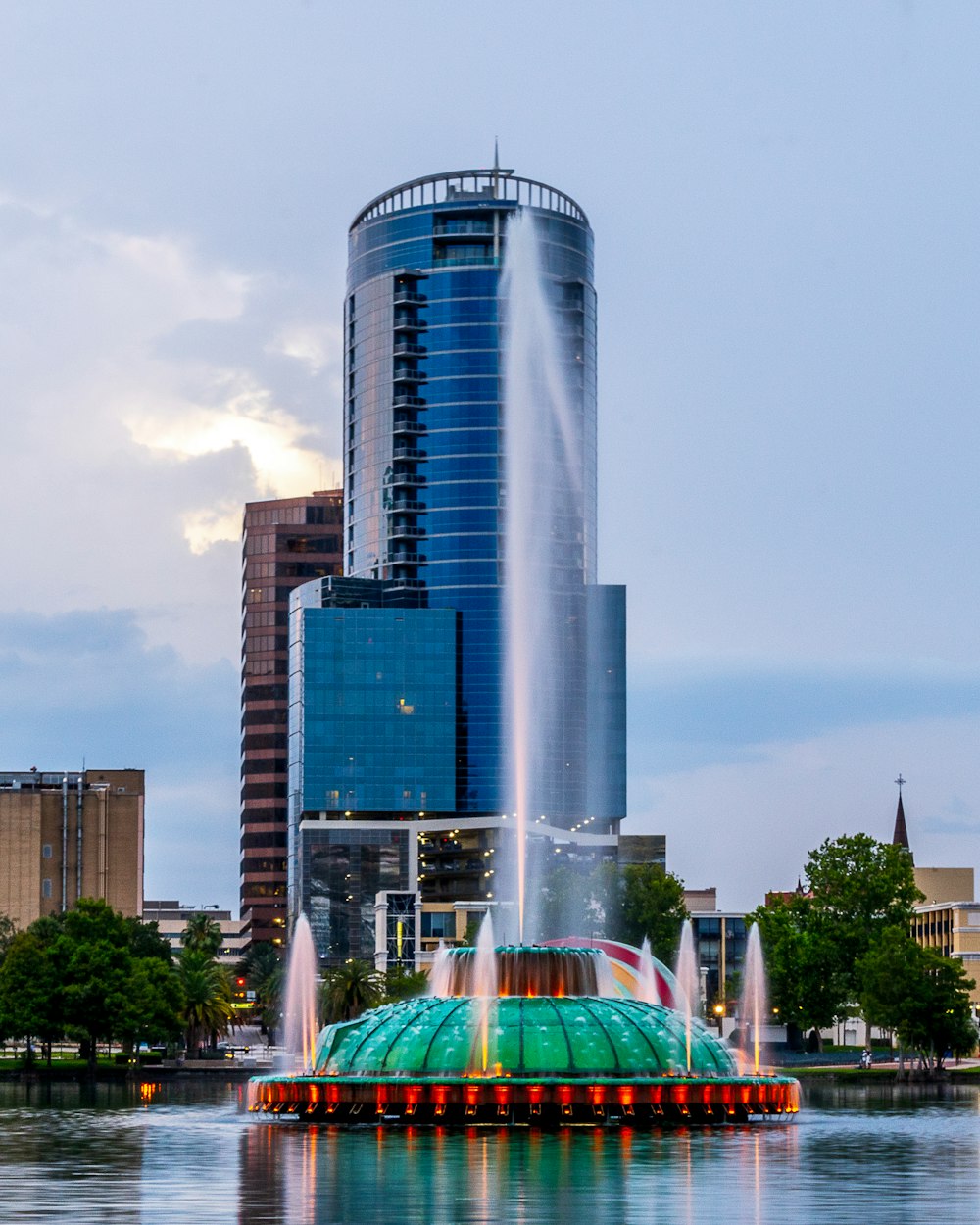 water fountain in the city during daytime