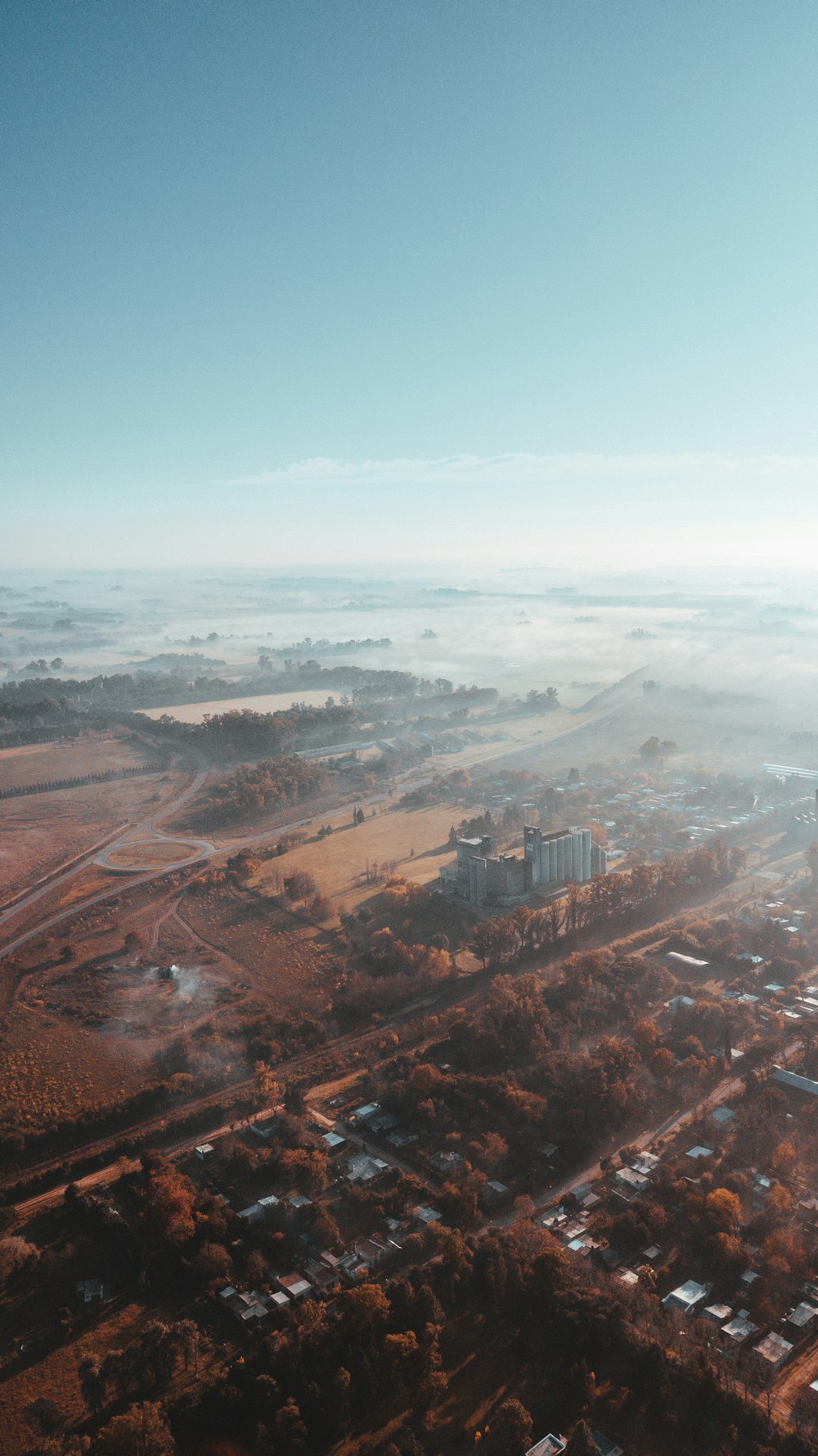 vista aérea dos edifícios da cidade durante o dia