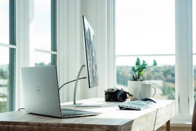 Dual Monitor Portable Setup: Full Workstation Performance On the Road